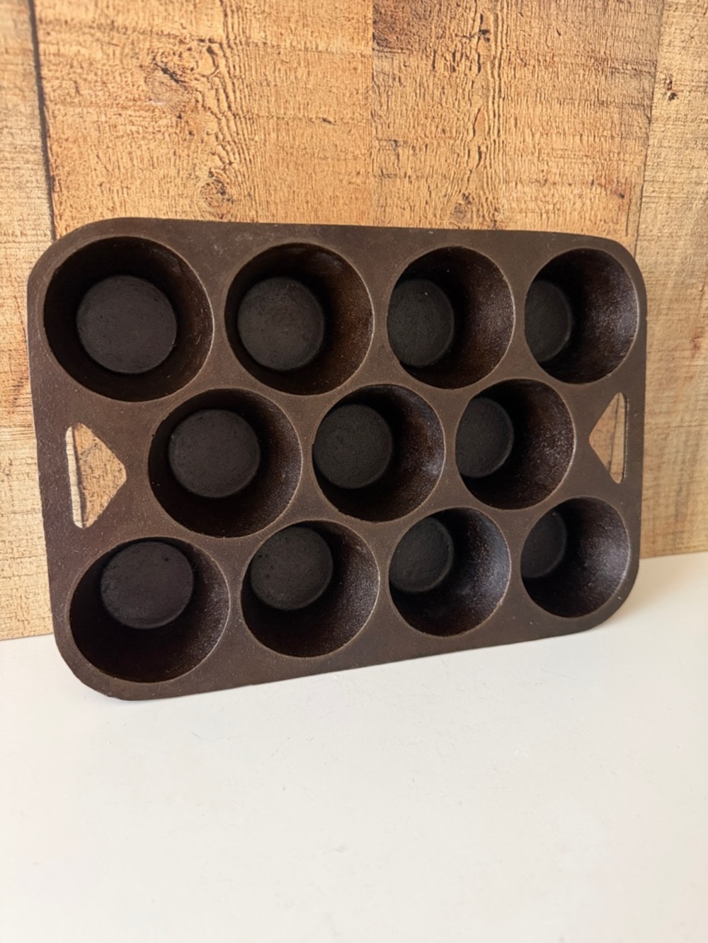 Vintage BSR Cast Iron Biscuit Muffin Pan - Picture 3 of 13